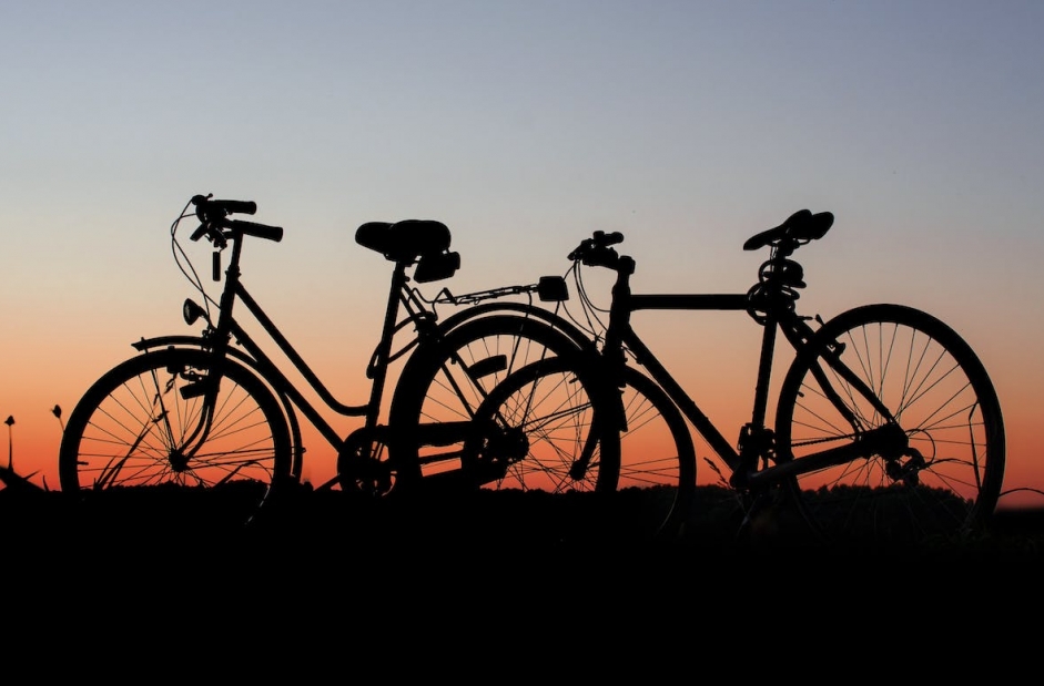 Samoobsługowe Stacje Napraw Rowerów Sport Bike – Innowacyjne Pomoce dla Współczesnych Cyklistów