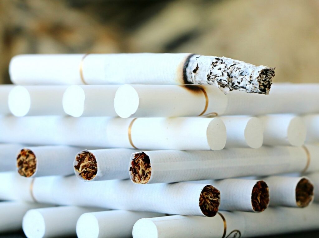 Nielegalna produkcja papierosów w Warszawie: zatrzymanie obywatela Armenii